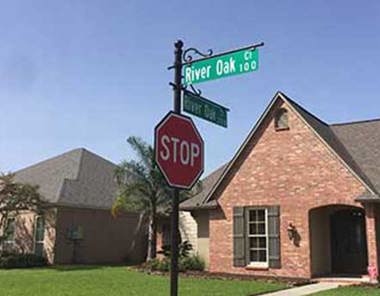 River Oak Street Signs 